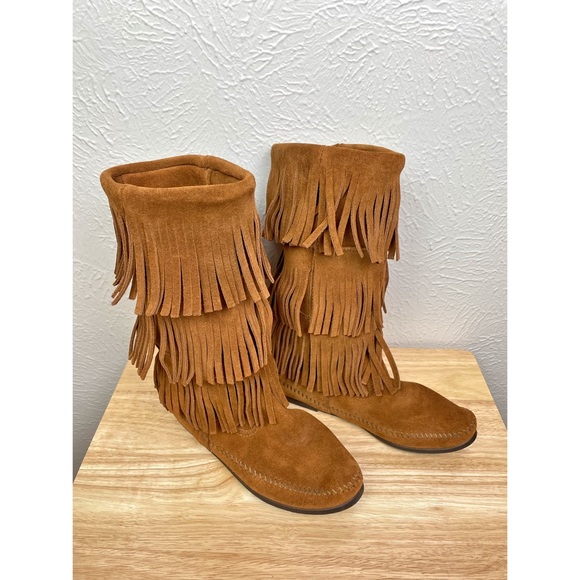 Minnetonka Three Layer Fringe Boot - Picture 8 of 8